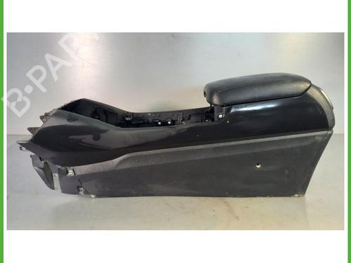 Armrest / Center console KIA SORENTO III (UM) 2.2 CRDi | BP29355925I20 