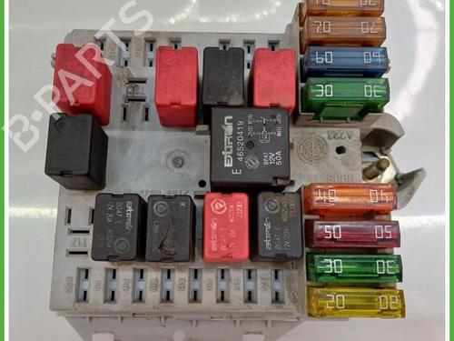 Used Fuse box Fuse box LANCIA YPSILON (843_) 1.3 JTD (843.AXD11, 843.AXD1A) (70 hp) 40140297 40140297