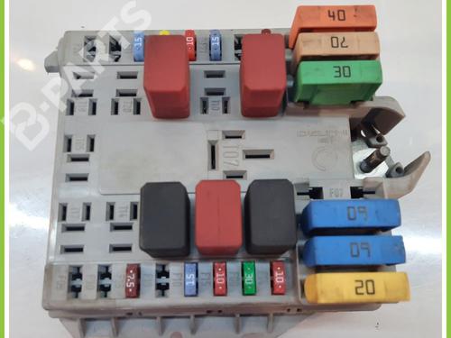 Used Fuse box FIAT PUNTO (188_) 1.2 60 (188.030, .050, .130, .150, .230, .250) (60 hp) 11817810