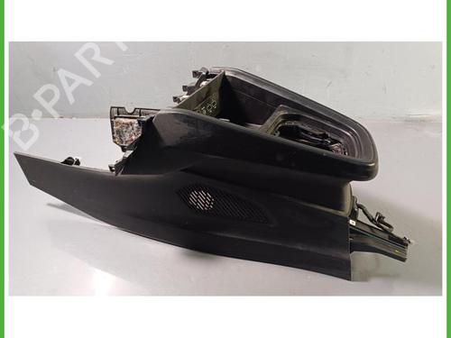 Used Middle console Middle console SUZUKI IGNIS III (MF, FF) 1.2 Hybrid (ATK412) (83 hp) 40142873 40142873