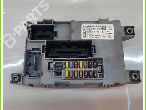 Used Fuse box FORD KA (RU8) 1.2 (69 hp) 11817795