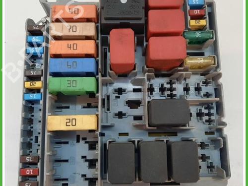 Used Fuse box Fuse box FIAT SEICENTO / 600 (187_) 1.1 (187AXB, 187AXB1A, 187AXC1A02) (54 hp) 40132467 40132467