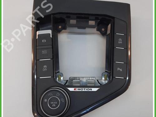 Used Middle console Middle console VW TIGUAN (AD1, AX1) 2.0 TDI 4motion (150 hp) 40132502 40132502
