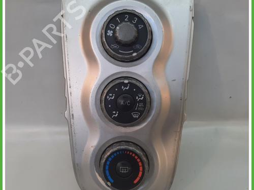 Airco bedieningspaneel TOYOTA YARIS (_P9_) 1.0 VVT-i (KSP90_, KSP90R) (69 hp) 13579353