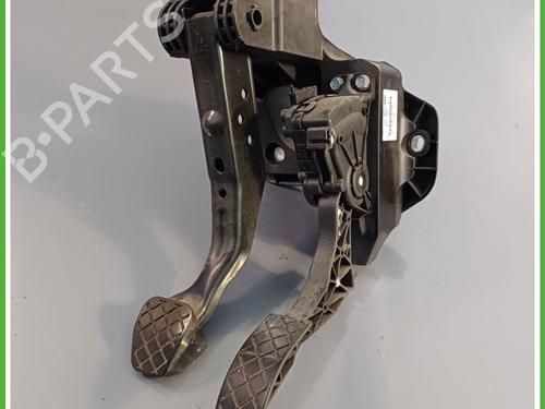 Used Pedal VW POLO V (6R1, 6C1) 1.2 TDI (75 hp) 18825777