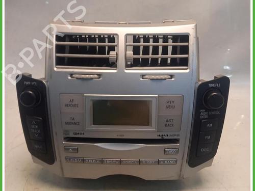 Used Radio Radio TOYOTA YARIS (_P9_) 1.3 VVT-i (SCP90_, SCP90R) (87 hp) 40149266 40149266