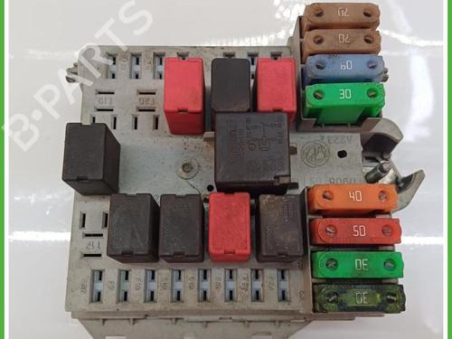 Used Fuse box Fuse box LANCIA YPSILON (843_) 1.3 D Multijet (843.AXF11, 843.AXF1A, 843.AXM11,... (75 hp) 40139164 40139164