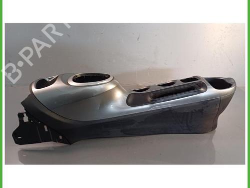 middle-console-nissan-juke-f15-2010-2011-2012-2013-2014-2015-2016-2017-2018-2019-40142209 main image
