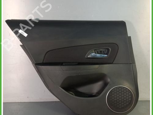Garniture arrière gauche CHEVROLET CRUZE Station Wagon (J308) 1.7 TD (131 hp) 29355941