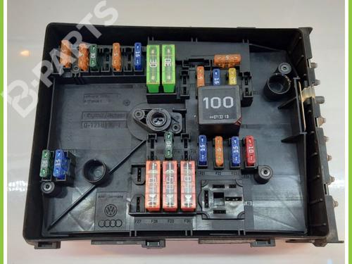 Used Fuse box VW GOLF V (1K1) 1.6 FSI (115 hp) 11822405
