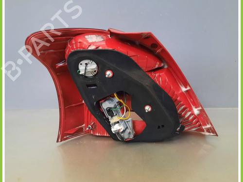 Right taillight TOYOTA YARIS (_P9_) 1.4 D-4D (NLP90_, NLP90R) | BP13737155C35 