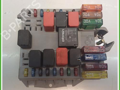 Zekeringkast FIAT PUNTO (188_) 1.2 16V 80 (188.233, .235, .253, .255, .333, .353, .639,... (80 hp) 21586717