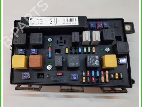 Used Fuse box Fuse box OPEL ZAFIRA / ZAFIRA FAMILY B (A05) 1.6 CNG Turbo (M75) (150 hp) 40134173 40134173