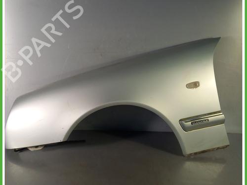 Aleta delantera izquierda MERCEDES-BENZ E-CLASS (W210) E 200 (210.035) (136 hp) 31286527
