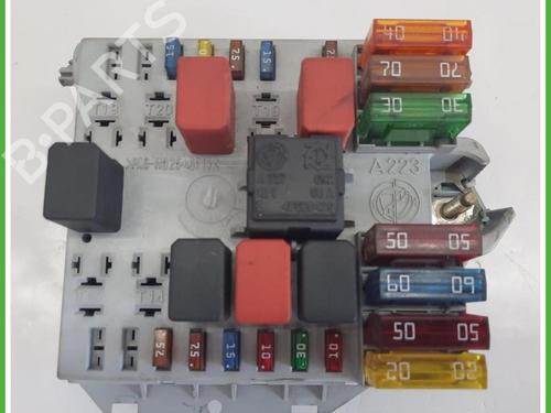 Used Fuse box Fuse box SEAT LEON (1P1) 1.9 TDI (105 hp) 40132139 40132139