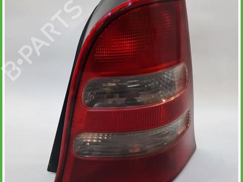 Used Right taillight Right taillight TOYOTA RAV 4 II (_A2_) 2.0 D 4WD (CLA20_, CLA21_, CLA20R, CLA21R) (116 hp) 40132954 40132954