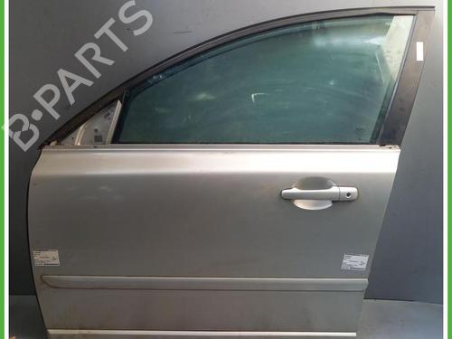 left-front-door-volvo-v50-545-2003-2004-2005-2006-2007-2008-2009-2010-2011-2012-40147337 main image