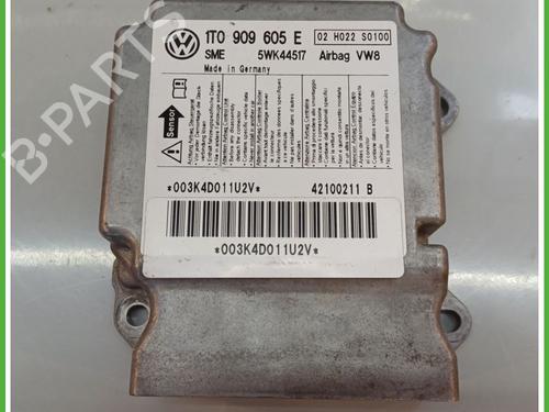 Used Control unit VW TOURAN (1T3) 1.6 TDI (105 hp) 18667693
