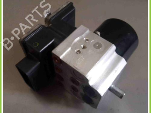 Used ABS pump LANCIA YPSILON (843_) 1.3 D Multijet (843.AXE11, 843.AXE1A) (90 hp) 13246950