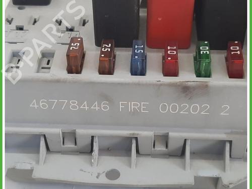 Fuse box SEAT LEON (1P1) 1.9 TDI | BP40132139E1 - Image 3