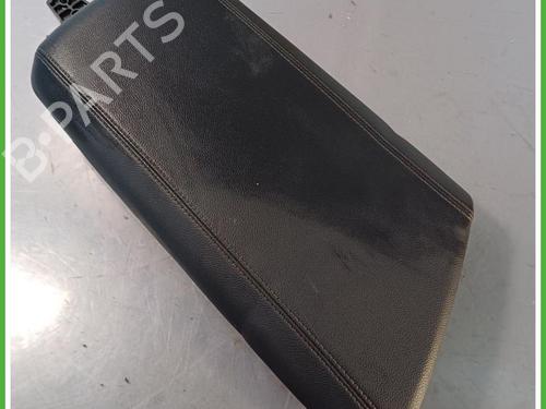 armrest-center-console-alfa-romeo-giulia-952_-2015-40143561 main image