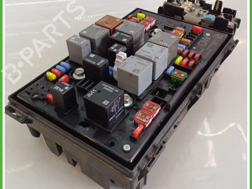 Fuse box OPEL ASTRA J (P10) 1.3 CDTI (68) | BP20233632E1 