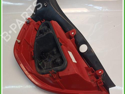 Right taillight RENAULT CLIO III (BR0/1, CR0/1) 1.2 16V Hi-Flex (BR1U, CR1U) | BP27820357C35 