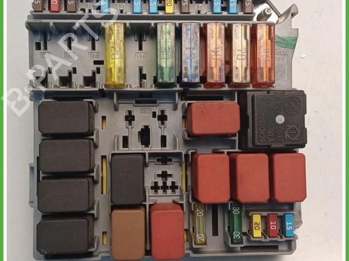 Used Fuse box Fuse box FIAT PANDA (169_) 1.2 Natural Power (169.AXB1A) (60 hp) 40144578 40144578