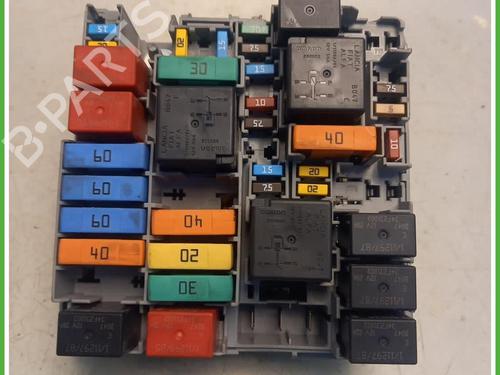 Used Fuse box Fuse box FIAT DOBLO Cargo (263_) 1.3 D Multijet (263WXU1A, 263ZXU1A, 263WYB1A, 263ZYB1A) (95 hp) 40076026 40076026