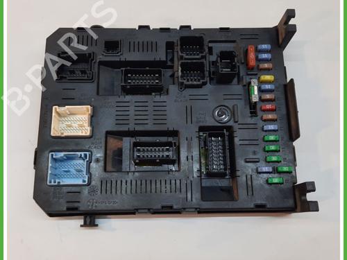 Used Fuse box CITROËN C4 Coupe (LA_) 1.6 HDi (109 hp) 13038146
