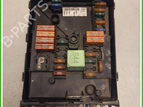 Used Fuse box Fuse box VW GOLF V (1K1) 1.9 TDI (105 hp) 40075943 40075943