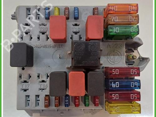 Used Fuse box Fuse box FIAT PUNTO (188_) 1.2 60 (188.030, .050, .130, .150, .230, .250) (60 hp) 40138649 40138649