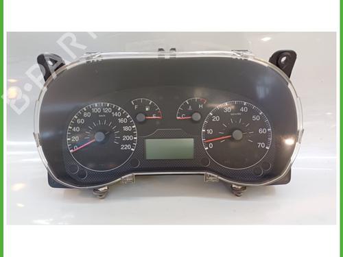 Used Instrument cluster FIAT GRANDE PUNTO (199_) 1.4 (199AXB11, 199AXB1A, 199BXB1A, 199AXL1A) (77 hp) 19675136