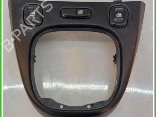 Used Middle console Middle console FIAT PANDA (312_, 319_) 0.9 Natural Power (312PXG1A, 312PYC1A) (86 hp) 40138803 40138803