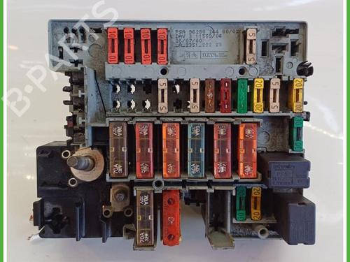 Used Fuse box Fuse box PEUGEOT 206 Hatchback (2A/C) 1.1 i (60 hp) 40140750 40140750