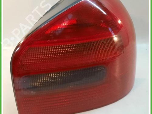 Used Right taillight Right taillight FIAT ULYSSE (220_) 2.1 TD (109 hp) 40130271 40130271