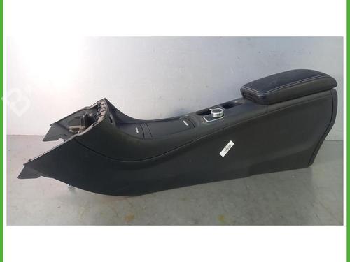 Used Armrest / Center console Armrest / Center console MERCEDES-BENZ GLA-CLASS (X156) GLA 220 d (156.903) (177 hp) 40075536 40075536