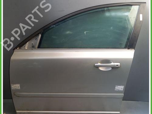 Used Left front door VOLVO V50 (545) 2.0 D (136 hp) 28019588