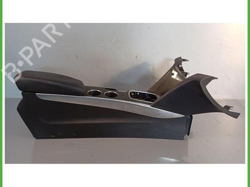 Used Middle console Middle console RENAULT MEGANE IV Hatchback (B9A/M/N_) 1.5 dCi 110 (B9A3) (110 hp) 40141841 40141841