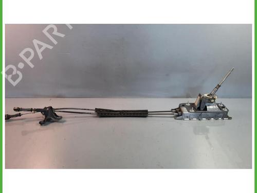 Used Gear lever Gear lever VW GOLF VI (5K1) 1.2 TSI (105 hp) 40133896 40133896