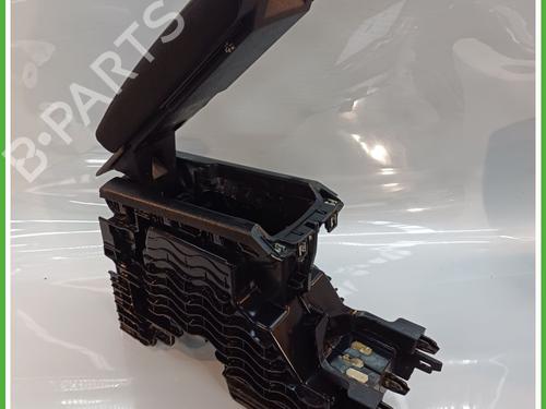 Armrest / Center console PEUGEOT 2008 II (UD_, US_, UY_, UJ_, UR_, UC_) 1.2 PureTech 130 (USHNS, URHNS) | BP17974443I20 