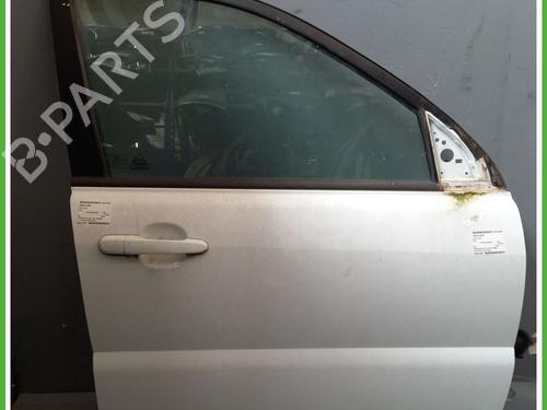 Used Right front door KIA SPORTAGE II (JE_, KM_) 2.0 i 16V (141 hp) 27409896