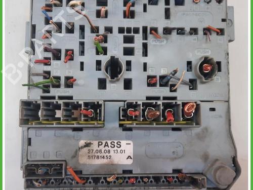 Fuse box CITROËN C3 Picasso (SH_) 1.4 VTi 95 (SH8FSC, SH8FP0, SH8FP6) | BP40131733E1 - Image 2