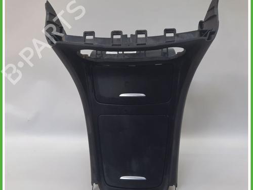Used Middle console MERCEDES-BENZ A-CLASS (W176) A 180 CDI / d (176.012) (109 hp) 27409424