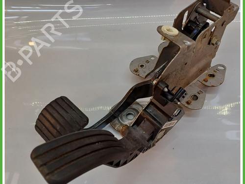 Used Pedal RENAULT MEGANE III Grandtour (KZ0/1) 1.5 dCi (KZ09, KZ0D, KZ1G, KZ29, KZ14, KZ1W, KZ10, KZ1F,... (110 hp) 17633329