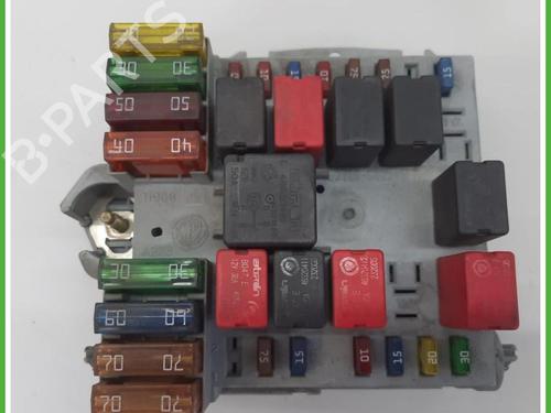 Used Fuse box Fuse box PEUGEOT 206 Hatchback (2A/C) 1.1 i (60 hp) 40131983 40131983