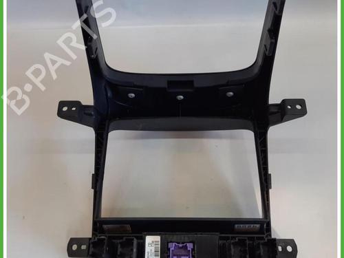 Middle console CHEVROLET CAPTIVA (C100, C140) 2.0 D 4WD | BP40135438I22 - Image 3