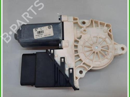 Used Right rear window motor Right rear window motor VW GOLF VI (5K1) 1.2 TSI (105 hp) 40133939 40133939