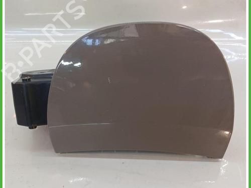 fuel-flap-citroen-c4-cactus-2014-40136095 main image