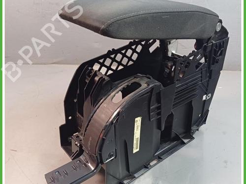 Used Armrest / Center console Armrest / Center console VW GOLF VI (5K1) 2.0 TDI (140 hp) 40137724 40137724